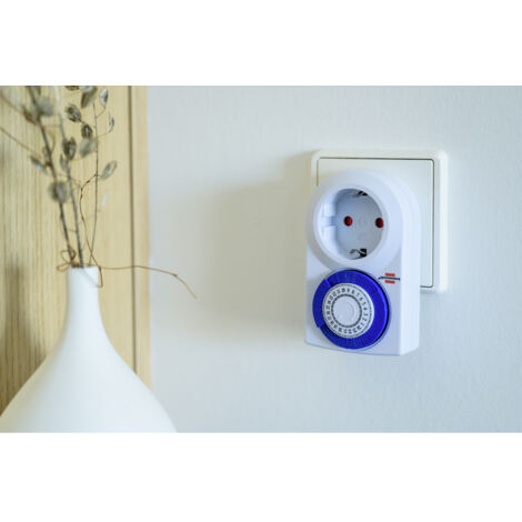 Brennenstuhl 1506160 Steckdosen-Zeitschaltuhr analog  Tagesprogramm  3500 W IP20