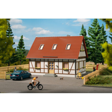 Auhagen 11455 H0 Einfamilienhaus (1/2)