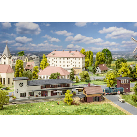 Lokwerkstatt Faller 282733 Z Bausatz mit OVP (Gebraucht) in für CHF 1 – mit Lieferung auf Lokwerkstatt Faller 282733 Z Bausatz mit OVP (Gebraucht) in für CHF 1 – mit Lieferung auf