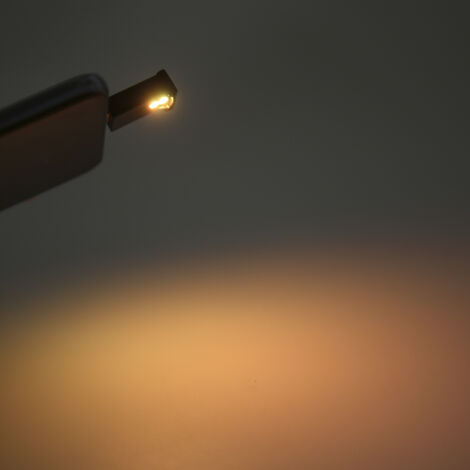 Lampe d'ambiance USB 8 Couleurs RVB Luminosité Dynamiquement. (1/5)