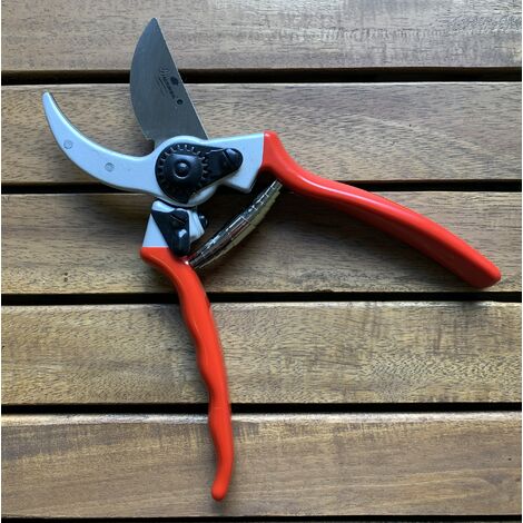 Wirecutter pruners store