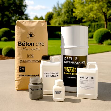 Kit complet béton ciré SOL EXTERIEUR 5 m² : primaire, poudre, résine latex, vernis de protection Béton ciré: Noir de Vigne (1/3)