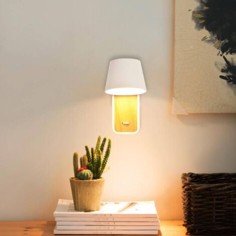 Schwenkbare LED-Wandleuchte „Koppen“ aus Holz für das