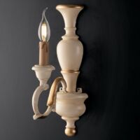 Aplique en madera de marfil y pan de oro una luz 21x h40 cm