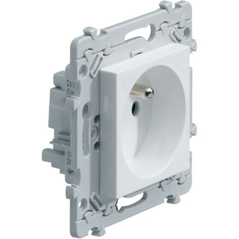 Hager   WE10050   Essensya Lot de 50 prises 2P plus T 16A