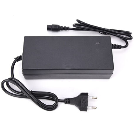 Chargeur de batterie universel Portable en plastique 60V 12AH pour vélo de Scooter électrique DC67.2V 2A prise ue 100-240V