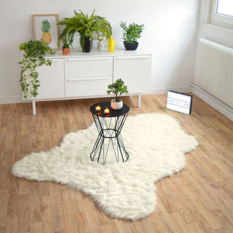 Tapis Peau De Bete Imitation Ours Blanc 120 X 160 Cm