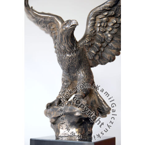 Aquila - scultura, figurina ricoperta di bronzo, realizzata da un artista polacco, marchio Art-Dog