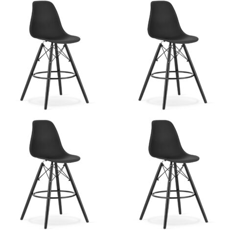 Sgabello in polipropilene nero con gambe cromo - Dolly