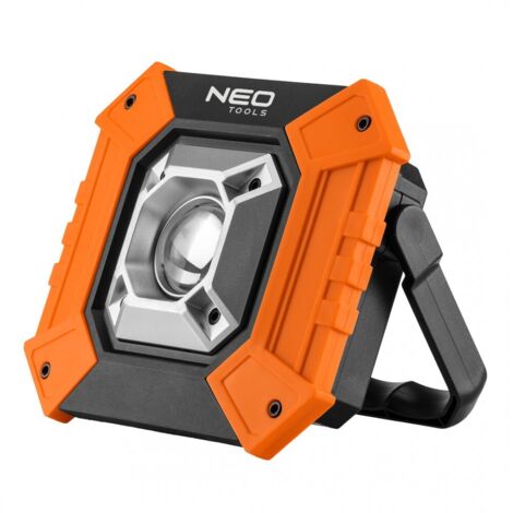 Faro COB da 750 lumen, alimentazione 3xAA - T N99-038 (1/5)