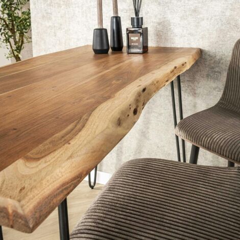 Table en bois massif à patine rouge (72 x 212 x 139cm) | Mes Découvertes - Julien Cohen
