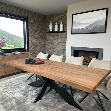 Pier Import – Table extensible en chêne massif brun 240 cm – Bords naturels – Pied central en métal – Largeur 100 cm – Hauteur 77 cm