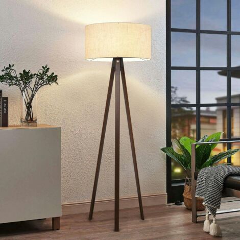 Pier Import – Lampadaire trépied effet bois brun – Abat-jour beige – Hauteur 140 cm – Pour intérieur moderne – Protection IP20