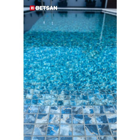 Mosaïque en verre pressé sur maille pour piscine 31.5cm x 47,7cm - Modena Monte Carlo Pool