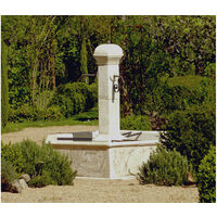 Habitat Et Jardin – Fontaine de jardin Séville – Pierre reconstituée – Diamètre 180 cm – Hauteur 168 cm – 3 becs verseurs – 6 barres repose-seau