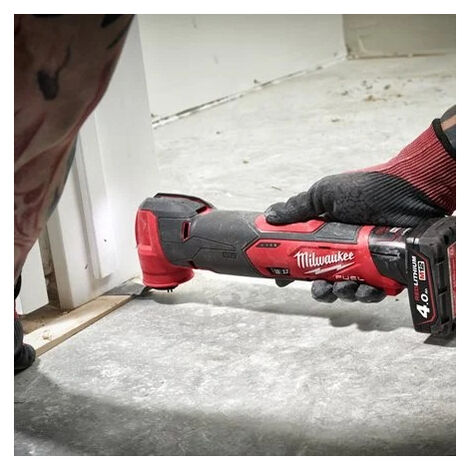 Herramienta multifunción de batería Milwaukee M12 FMT-422X por