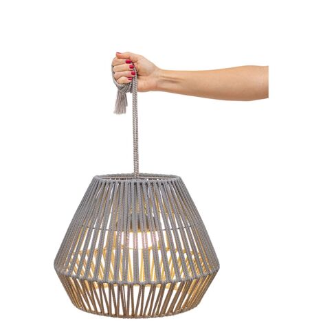 CONTA Hängeleuchte mit warmem LED-Licht und wiederaufladbarem Akku. Hergestellt in Spanien aus Naturfasern