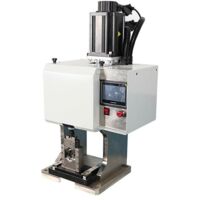 Machine électrique à sertir des cosses nues 10 - 75 mm² avec servomoteur
