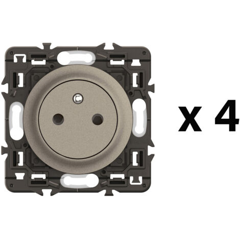 Legrand - Lot 4 prises 2P+T Surface Céliane enjoliveurs Titanium et supports (1/2)