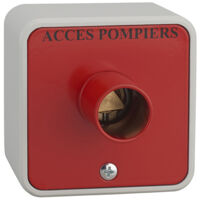 Thirard – Contacteur à clé pompier en applique triangle 14mm – Corps en alliage et plastron en acier – Finition epoxy rouge pour identification rapide
