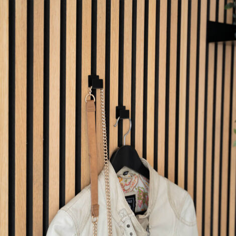 Gancho Plegable Acero Inoxidable Negro Para Panel Acústico O Armario | InteriorIN&OUT