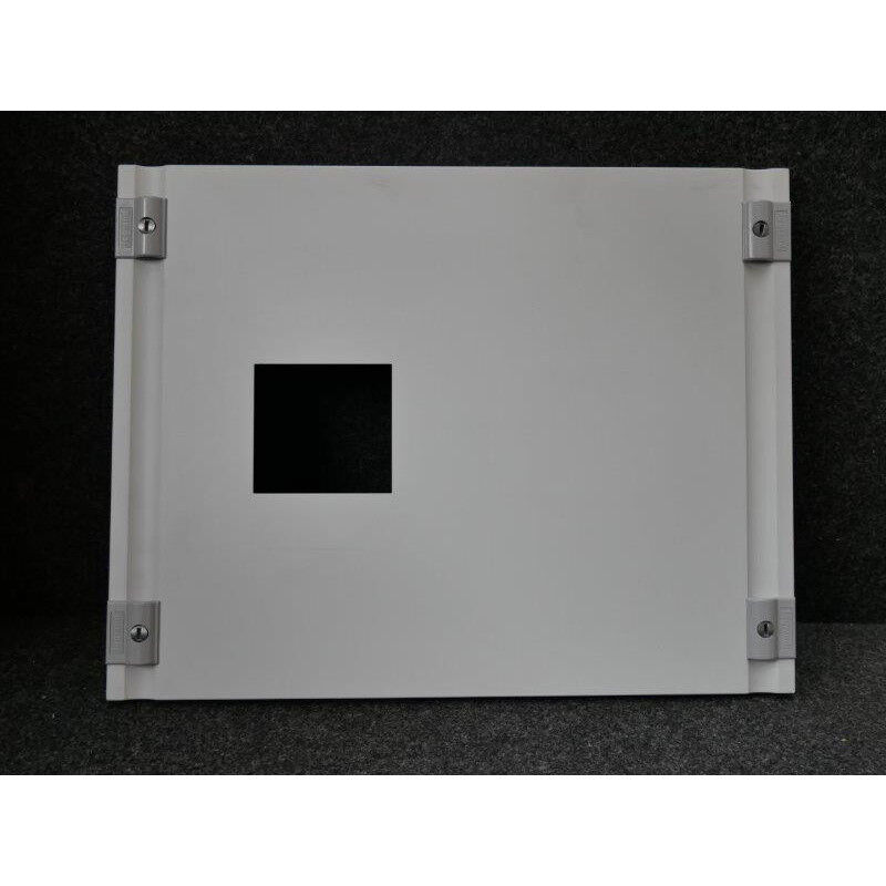 Plastron isolant gris H400mm 1-4 tour pour montage de 1 à 2 DPX250 ou DPX630 danc coffret XL3 400 Legrand