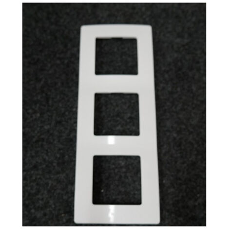 Plaque de finition 3 postes horizontale/verticale entraxe 71mm pour appareillage mural série NILOE