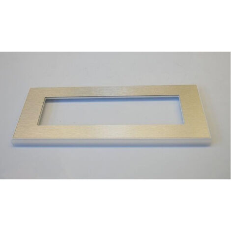 Plaque de finition 1 poste 8 modules horizontale couleur aluminium blanc entraxe 71mm série Gallery HAGER