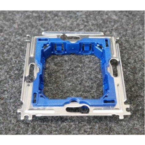Bticino – Support à vis 2 modules – Fixation à vis pour plaques LivingLight – Entraînement 71 mm – Unité de vente à l'unité