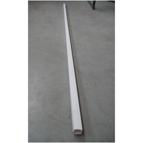 Moulure blanche 25x25mm au mètre – Fixation adhésive – Pour surfaces intérieures – Esthétique et finition soignée