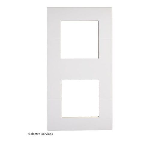 Plaque 2X2 modules verticale entraxe 71mm Systo Hager Finition: Blanc