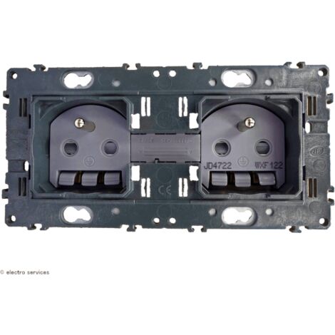 Hager – Prise de courant 2P+T double – Mécanisme Gallery – Courant nominal 16A – Tension 250V – Usage intérieur uniquement