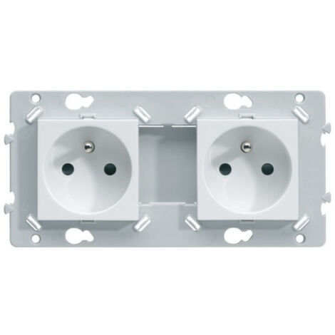 Hager – Prise de courant 2 pôles + terre double 16A – Indice de protection IP21D – Connexion automatique sans vis – Usage mural sécurisé