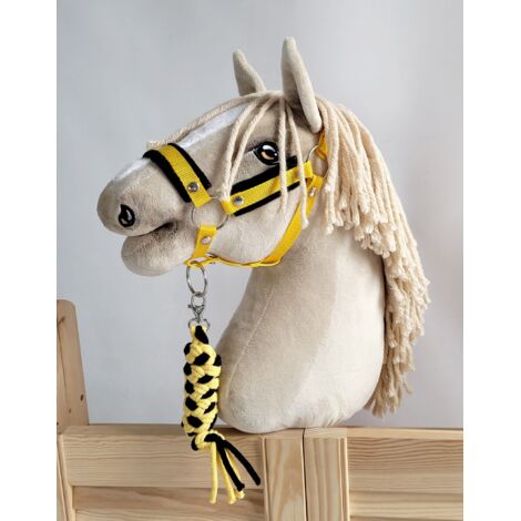 Set de caballito de juguete: Cabestro A3 con pelo negro y correa de cuerda - Negro y amarillo (1/5)