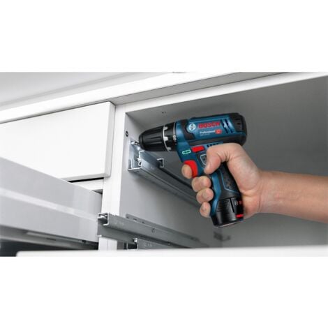 Perceuse-visseuse sans fil GSR 12V-15 Bosch / 2x 2,0 Ah batterie + chargeur avec kit d'embouts et de forets dans un sac souple - 0615990GB0