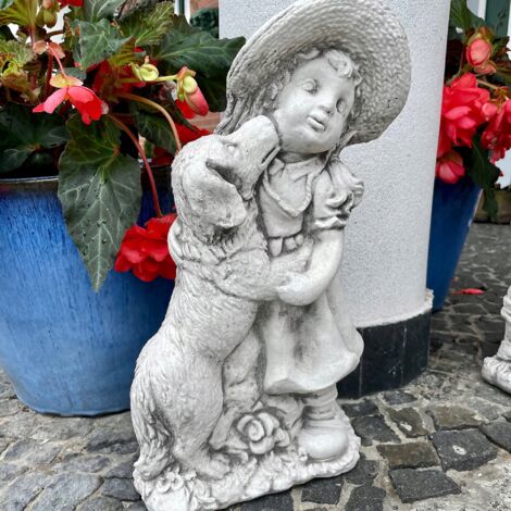 Sculpture en béton Fille avec chien, Art déco - Décoration d'intérieur unique (1/5)