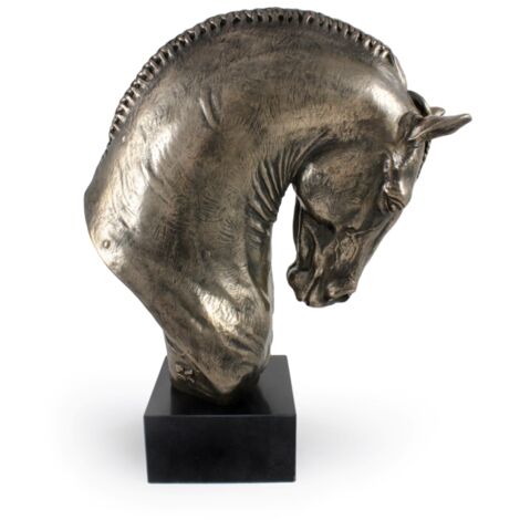 Cheval andalou - une grande statuette avec un cheval, un buste sur un piédestal en pierre, un prix prestigieux dans le concours de la marque Art-Dog