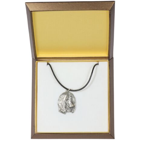 Lévrier afghan II - un collier avec un chien dans une boîte cadeau, un médaillon plaqué argent pour un amoureux des chiens, un pendentif impressionnant d'Art-Dog