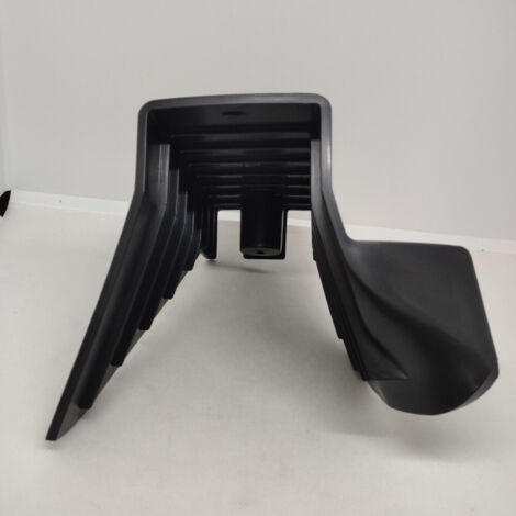 Oleo Mac – Protège courroie tondeuse – Accessoire pour tondeuse GV53TK – Vendu avec 2 vis de fixation – Pour terrains accidentés