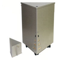 Porte-granulés triangulaire roues avec cruche acier tourterelle sable h. 50 l. 36 x 32 cm. Made in Italy
