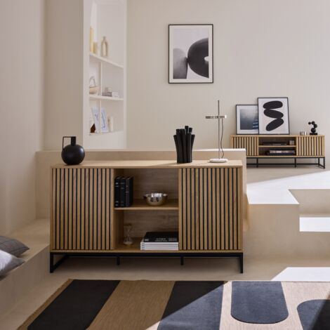 Credenza contemporanea a 2 ante scanalate effetto legno, 140cm