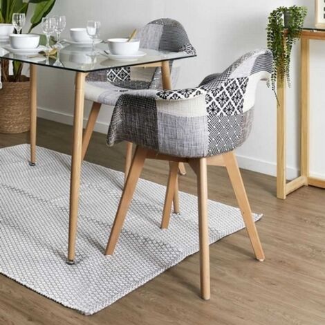 The Home Deco Factory – Lot de 2 fauteuils patchwork gris et blanc 59x69x85 cm – Structure en bois de hêtre – Rembourrage en mousse polyuréthane – Confort scandinave (1/10)