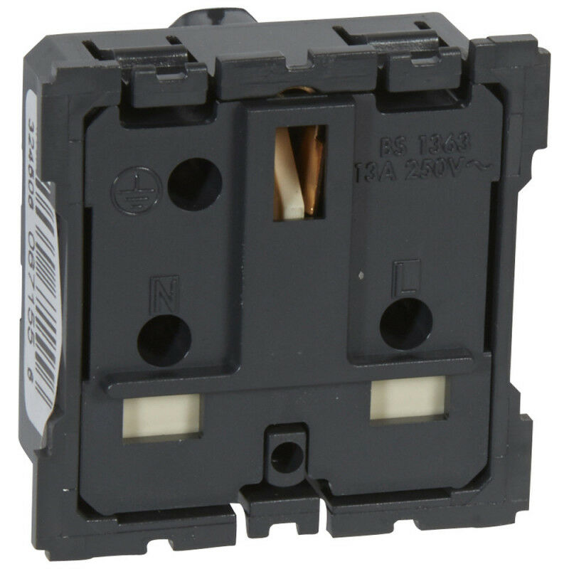 Prise de courant standard britannique Céliane 13A 250V 2P+T éclips (067155)