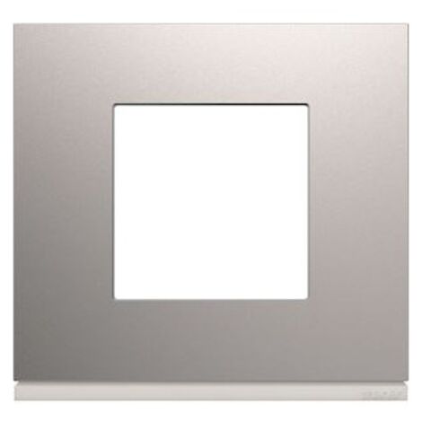 Plaque Hager 1 poste en polycarbonate titane – Résistance IK05 – Indice de protection IP21 – Fixation à vis – WXP0102