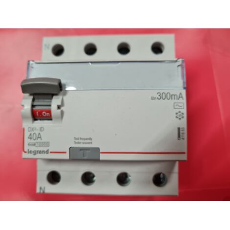 Legrand – Interrupteur différentiel tétrapolaire 40A 300mA type AC – Montage rail DIN – Indication visuelle ON/OFF – Conforme norme NF EN 61008-1