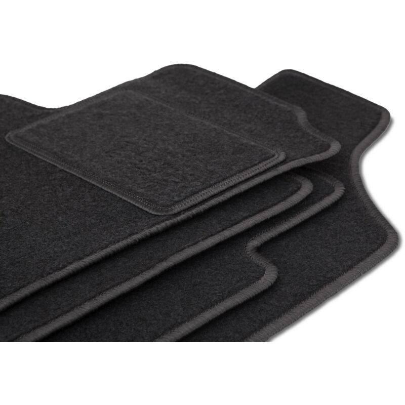 Tappetini adatti per Peugeot 107 Tipo PM, PN (Costruzione 2005-2014), Classic nero | 4 pz. | Bordo nero | 2x serratura a scatto