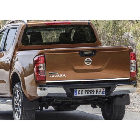 NISSAN NAVARA IV D23 FRANJA CROMADA Puerta trasera cromada (1/5)