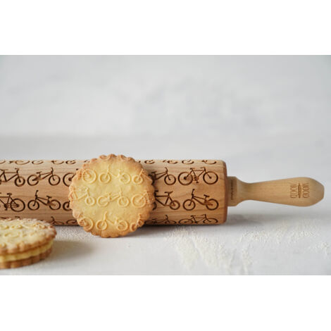 Rodillo de madera MoodForWood, grabado, 43 cm con asas, perfecto para hornear - Diseño de bicicleta (1/5)