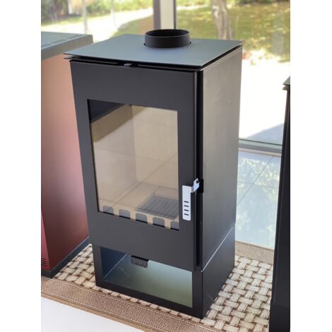 Poêle à bois 7,5 kW – Rendement 80,2 % – Pour volumes jusqu'à 120 m³ – Évacuation Ø 150 mm – Dimensions 400x470x970 mm – Verso