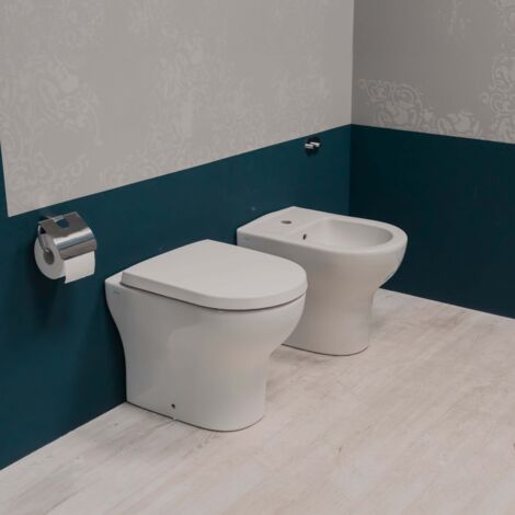 Coppia sanitari filomuro in ceramica serie Zentrum